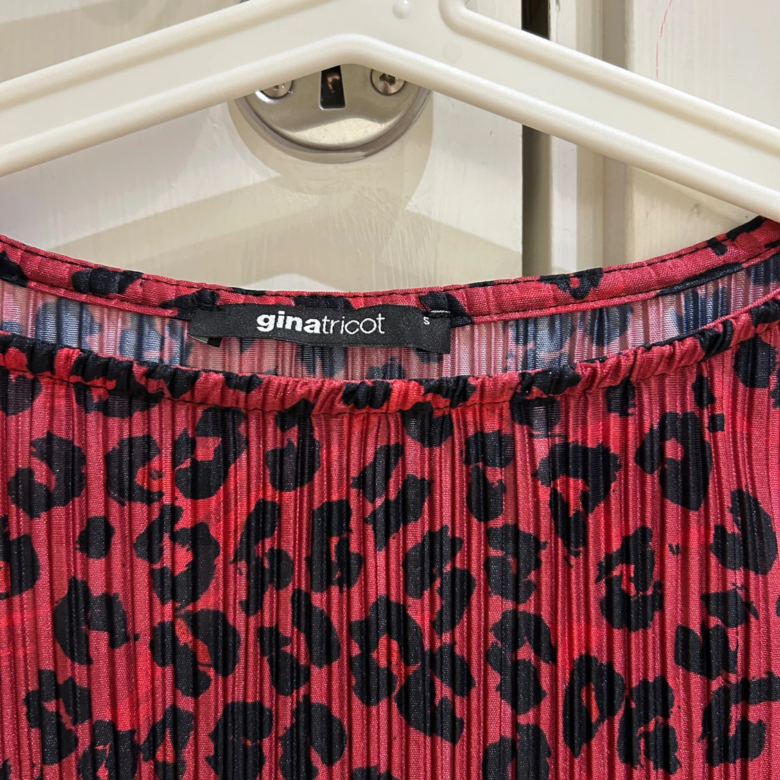 Röd leopardmönstrad topp Gina Tricot - 1