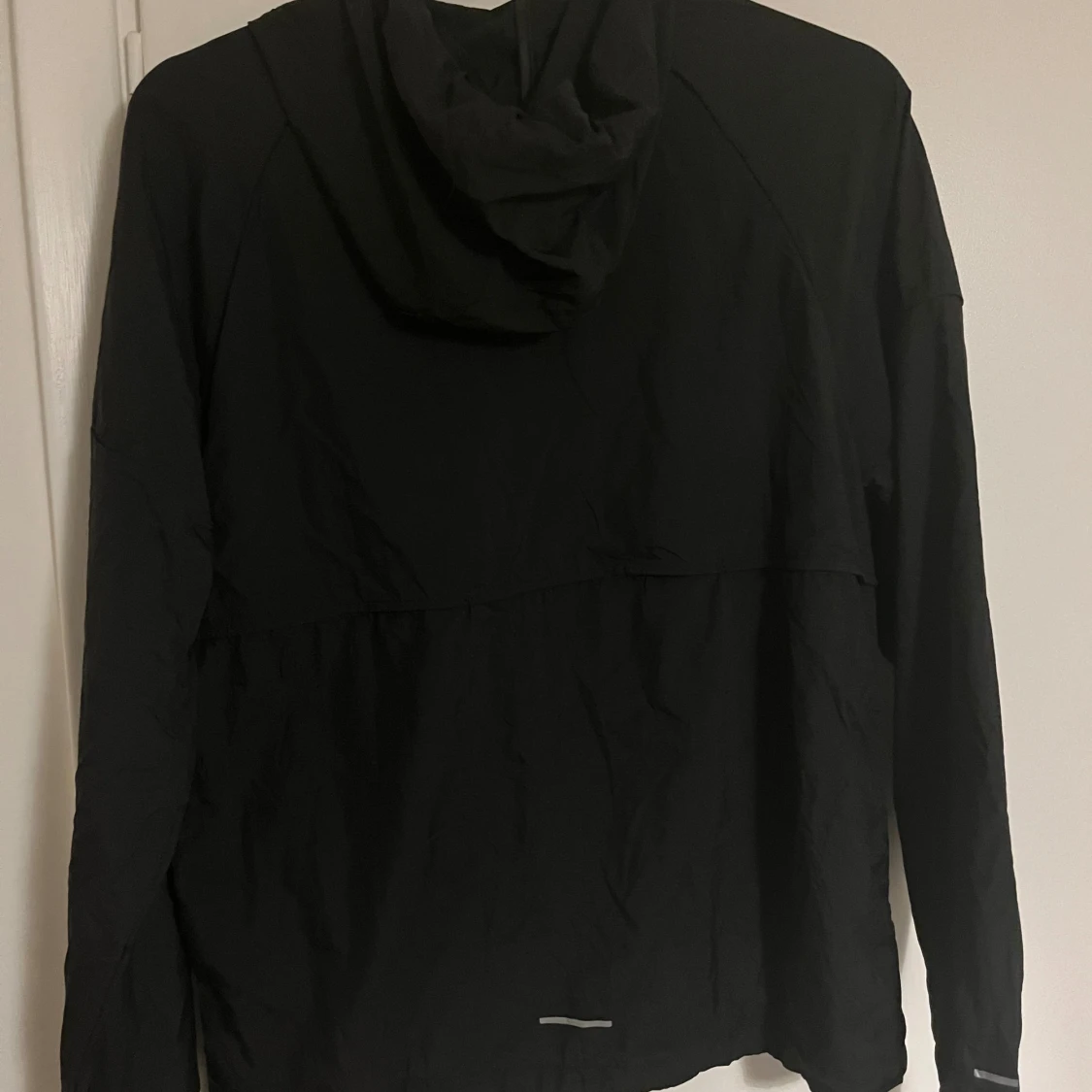Svart Nike vindjacka med huva - 1