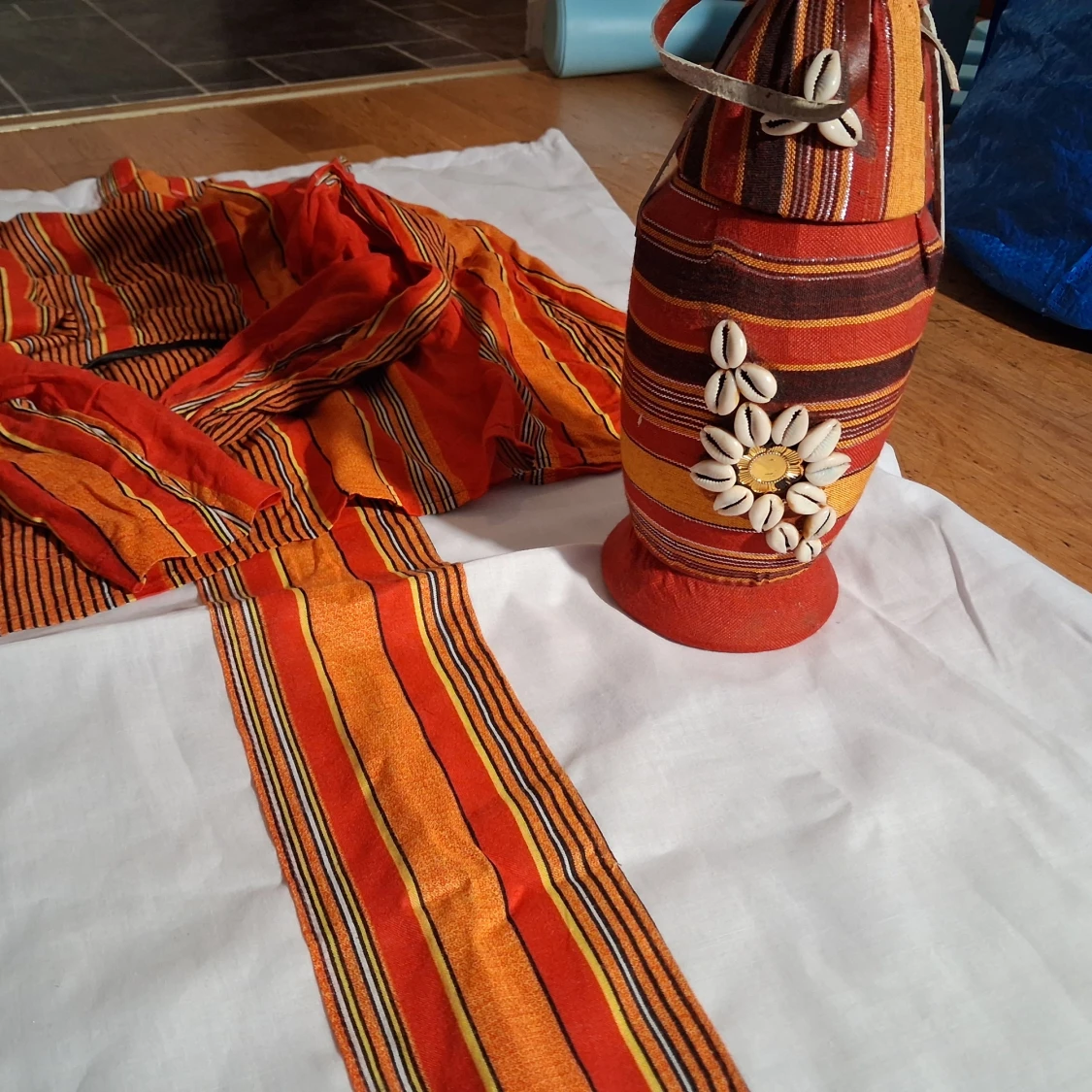 Randig traditionell långklänning - 1