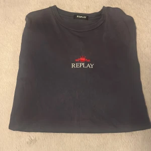 Replay t-shirt xxs - Replay t-shirt 152 | kidsbrandstore | mörkblå | helt okej skick se bild 3 | Hör av er