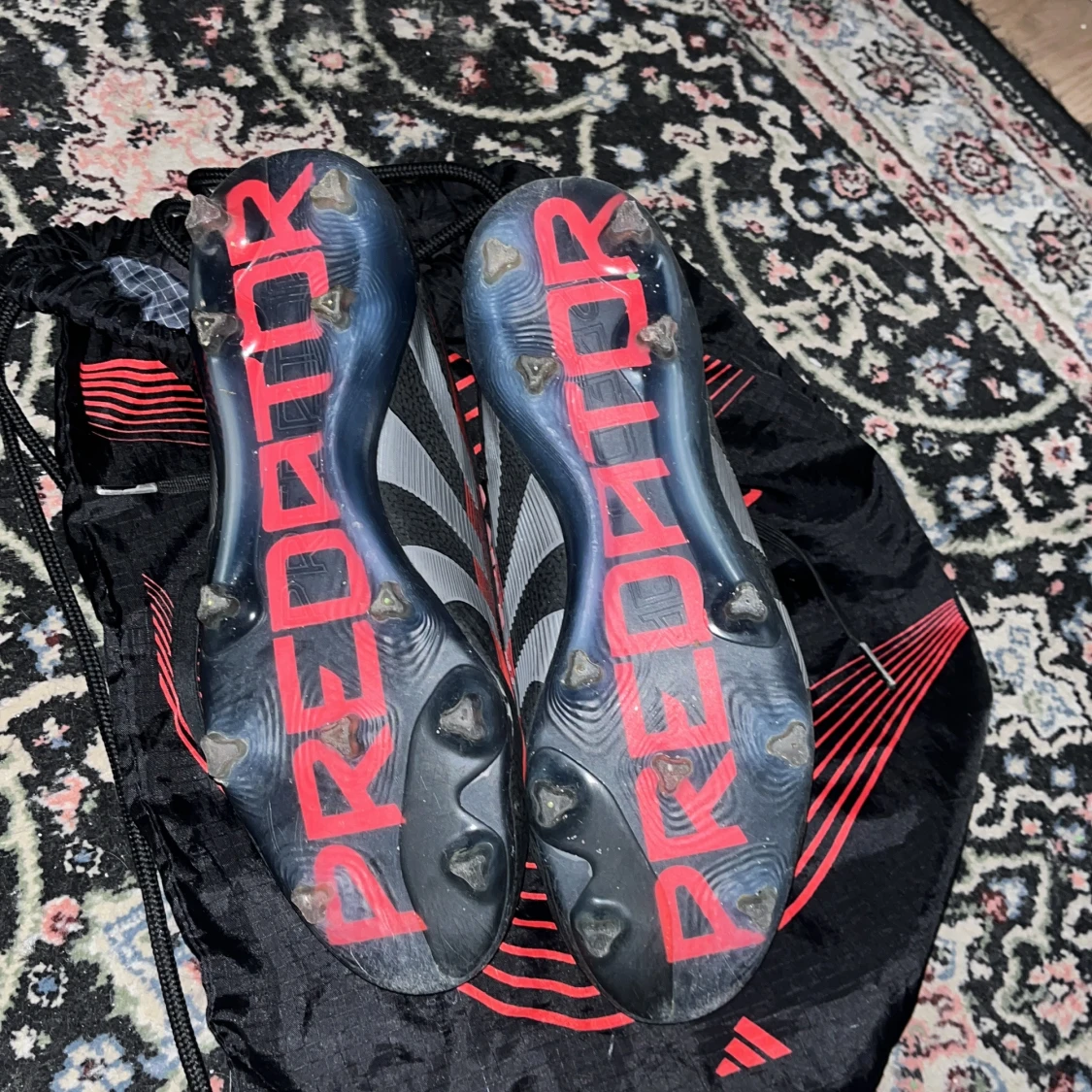 Adidas Predator fotbollsskor svart/röd - 1