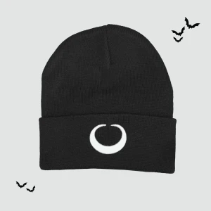 KILLSTAR Beanie 🌙 - Edgy ’Luna Beanie’ från Killstar! 🖤🌙Perfekt nu när vinterns mörker och kyla börjar krypa fram. Helt ny med både tag och förpackning. Storlek O/S (omkrets 40-70cm) 📏Köp nu 💌