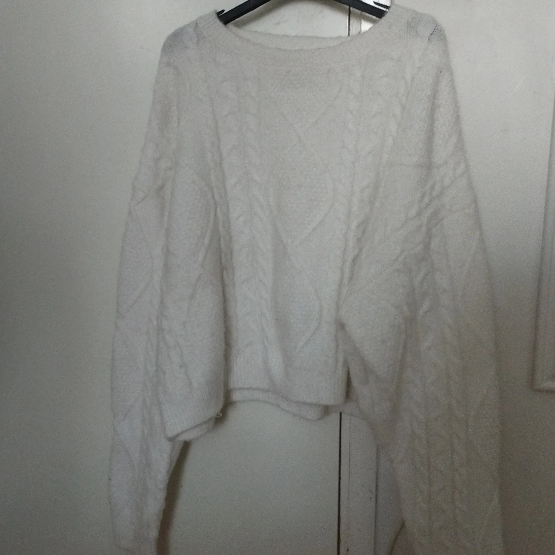 Vit stickad tröja från BikBok XL