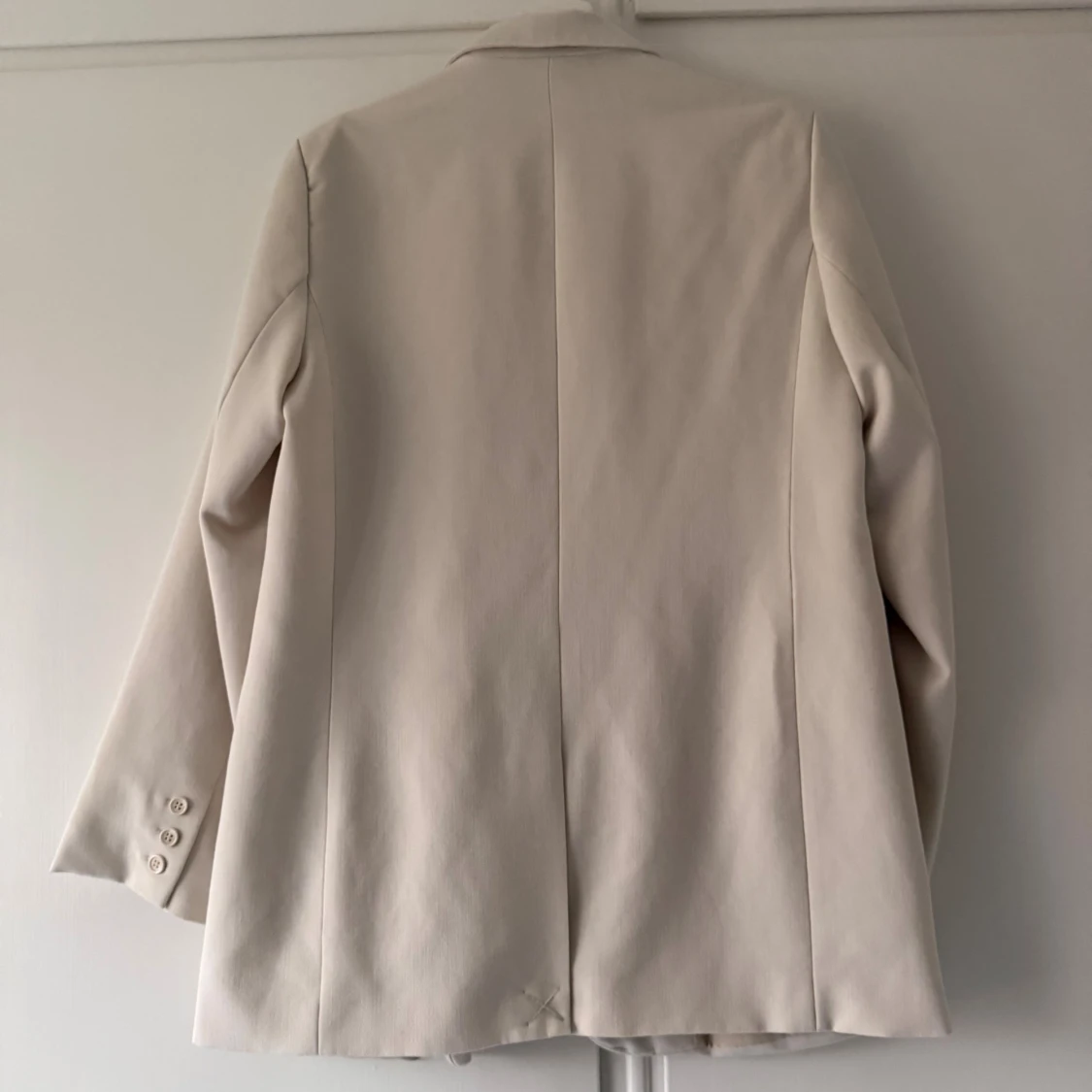 Beige kavaj från bikbok - 2