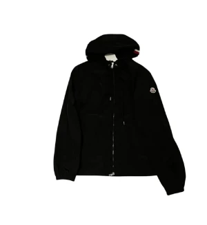 Vindjacka från moncler  - En vindjacka i ett mycket bra skick i stl 3 vilket motsvarar large. Tveka inte på o ställa några frågor, pris går att diskutera med vid en snabb affär