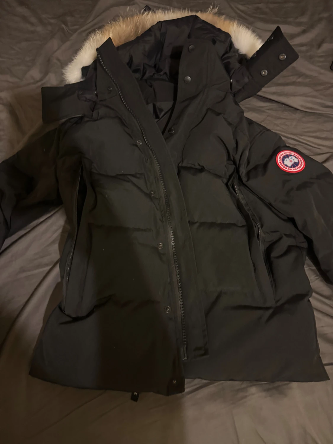 Svart dunjacka från Canada Goose