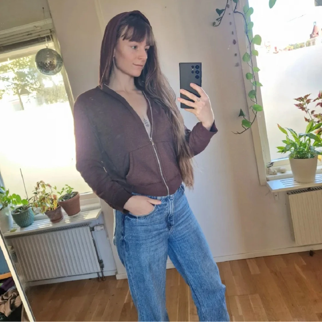 Brun hoodie med dragkedja