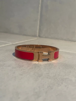 Armband - Armband från Herrmés. Kvinnlig passform 