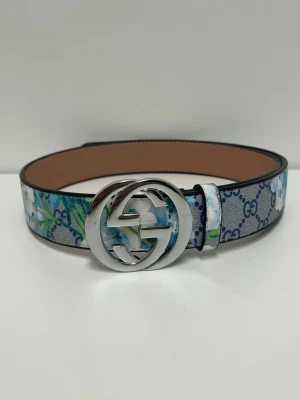 GG Bälte - Säljer en helt nytt bälte aldrig använd. Storlek 110. Snabb frakt, postas inom 24h efter köp. Skriv gärna om du har fler frågor. Kan även hämtas i Stockholm. 