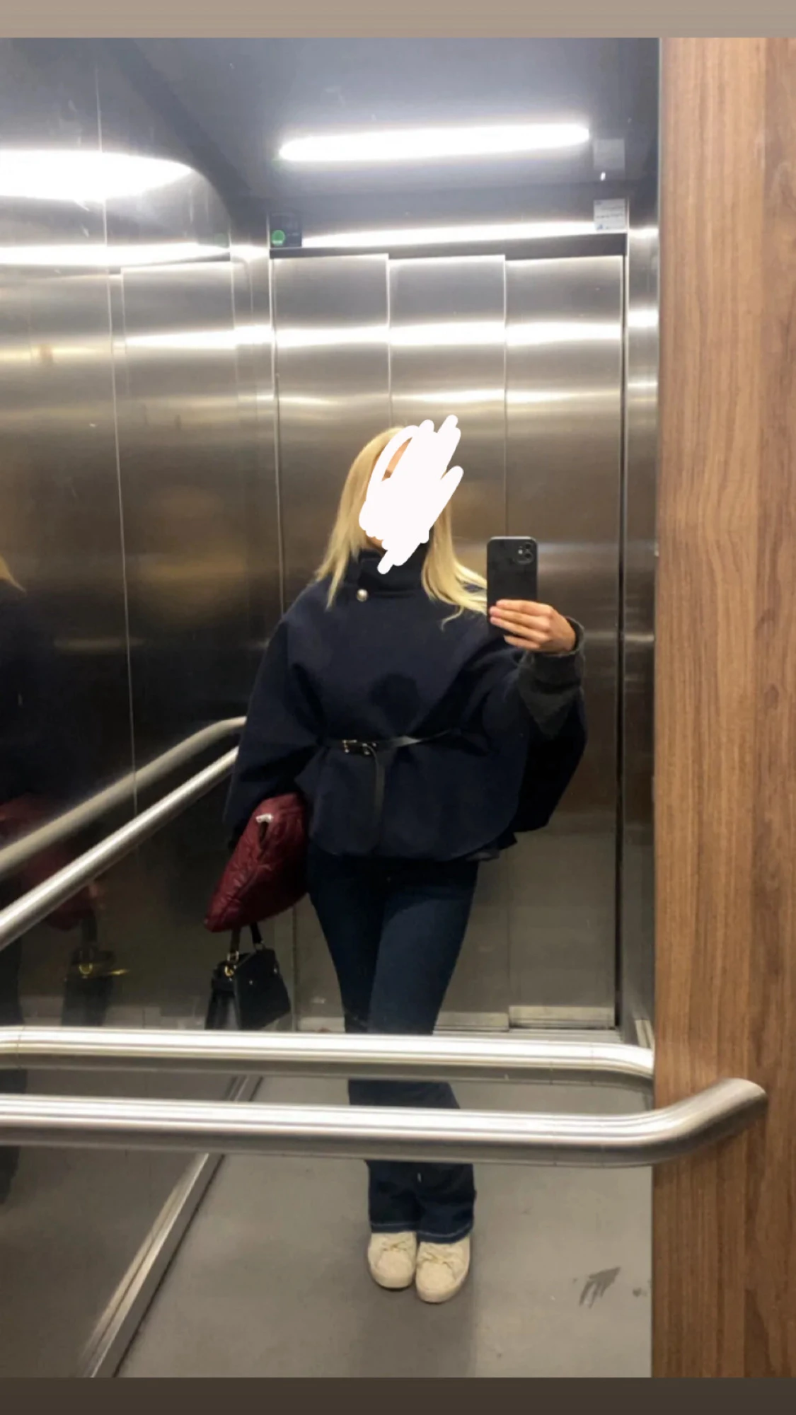 Mörkblå poncho med bälte