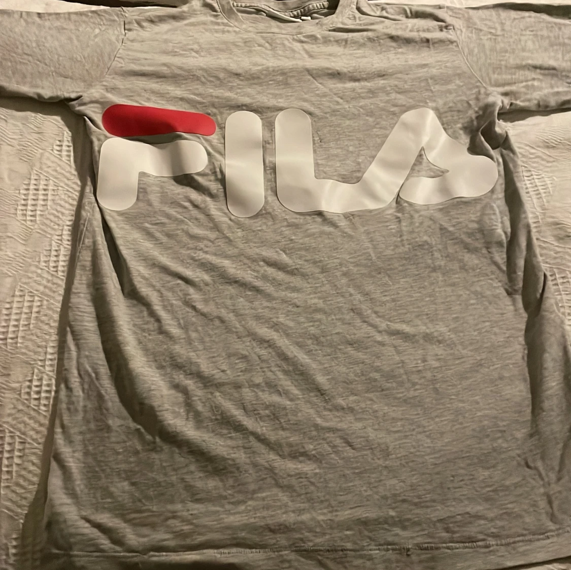 Grå FILA t-shirt med stor logga