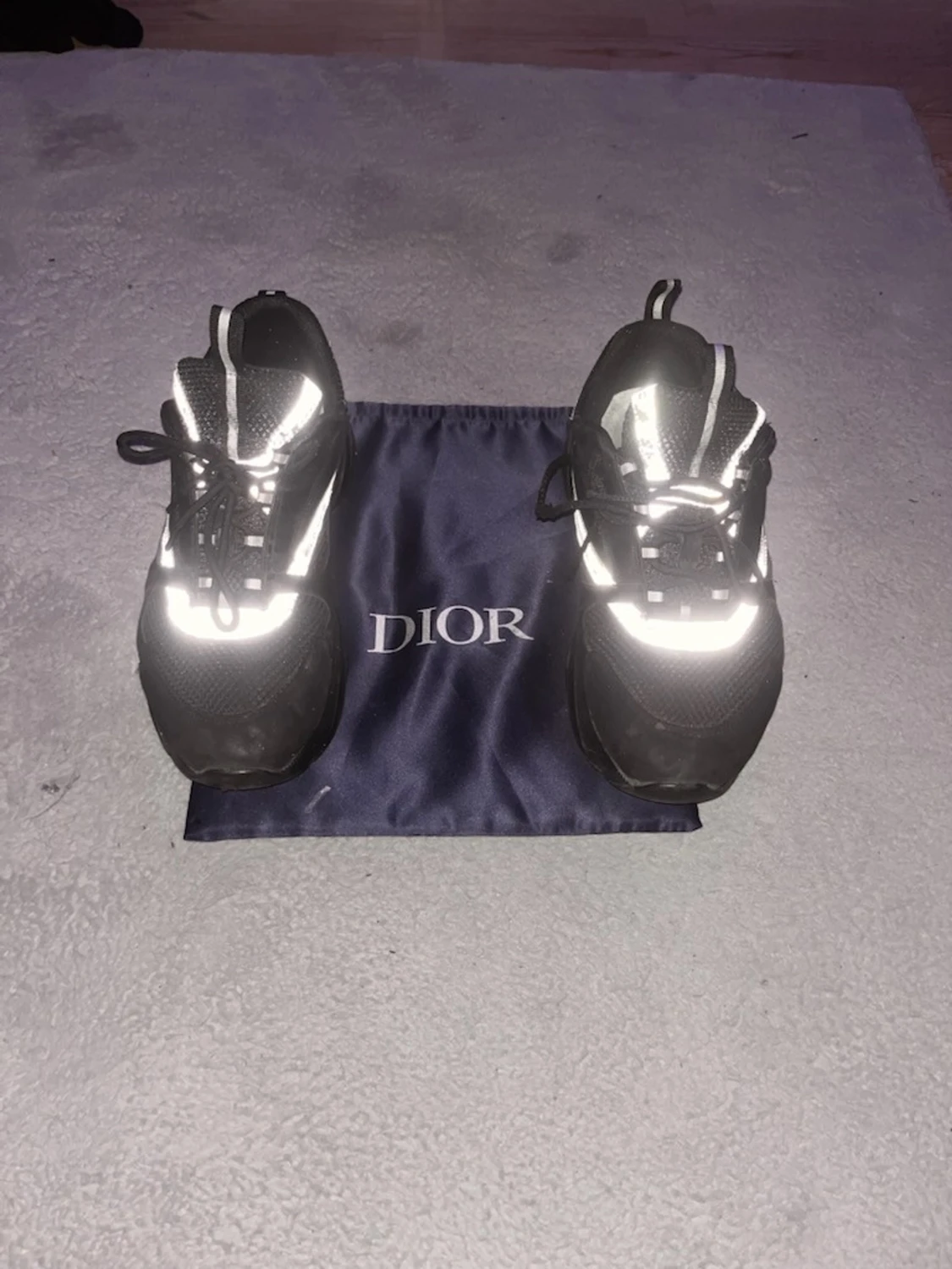 Svarta sneakers med reflexdetaljer - 4