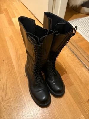 Vagabond boots  - Boots från Vagabond i använt skick stl 40, säljes pga kommer aldrig till användning 