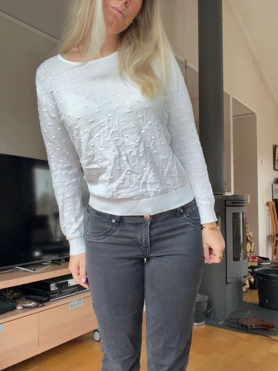 Vit prickig stickad tröja - 1