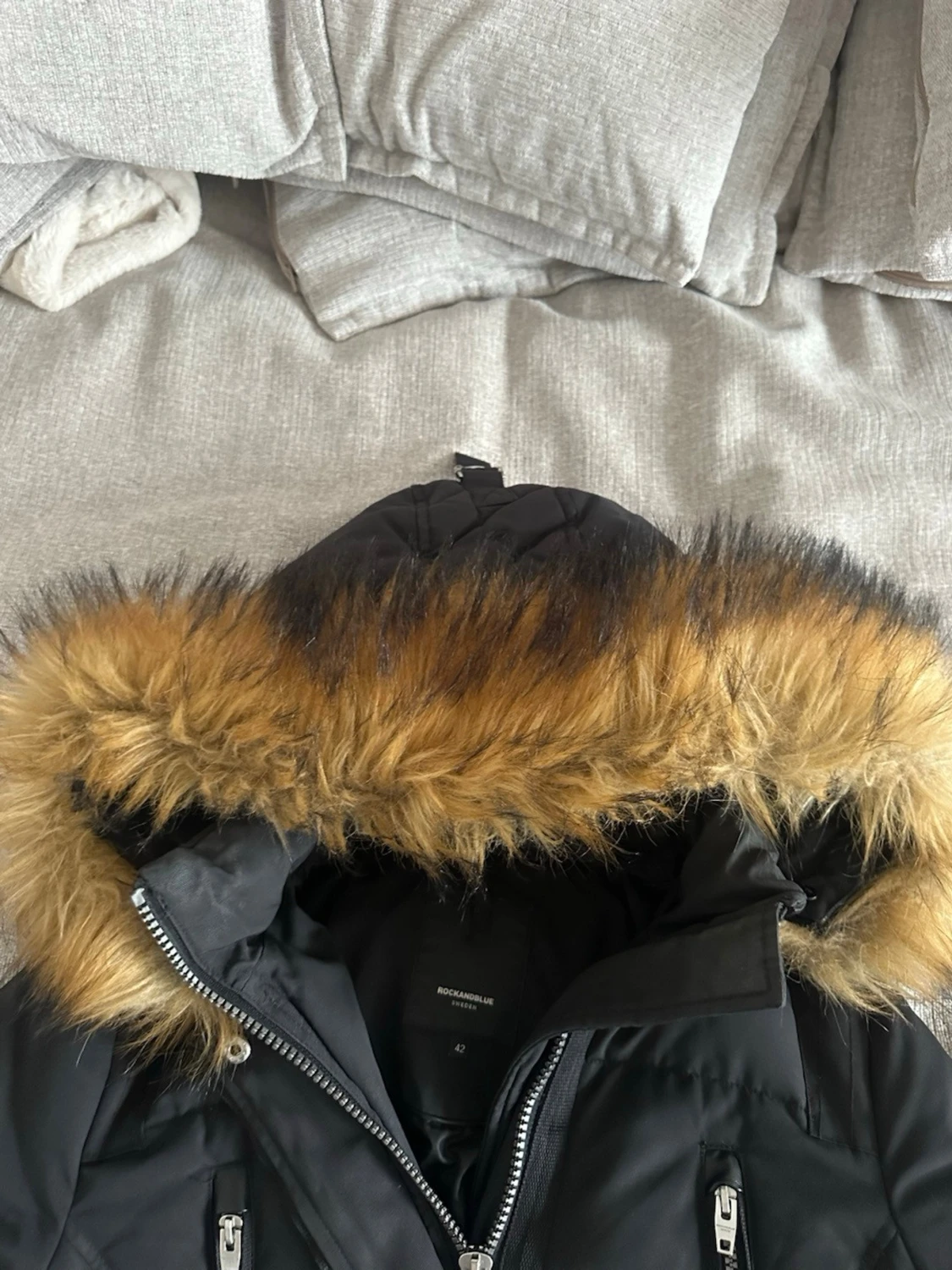 Svart Rockandblue dunjacka med päls - 1