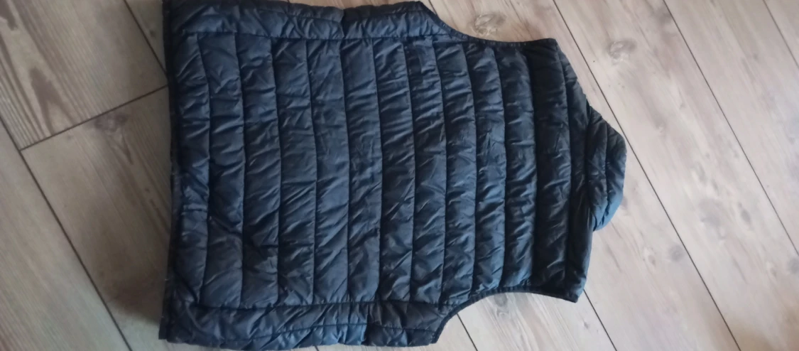 Väst från hangten - 1