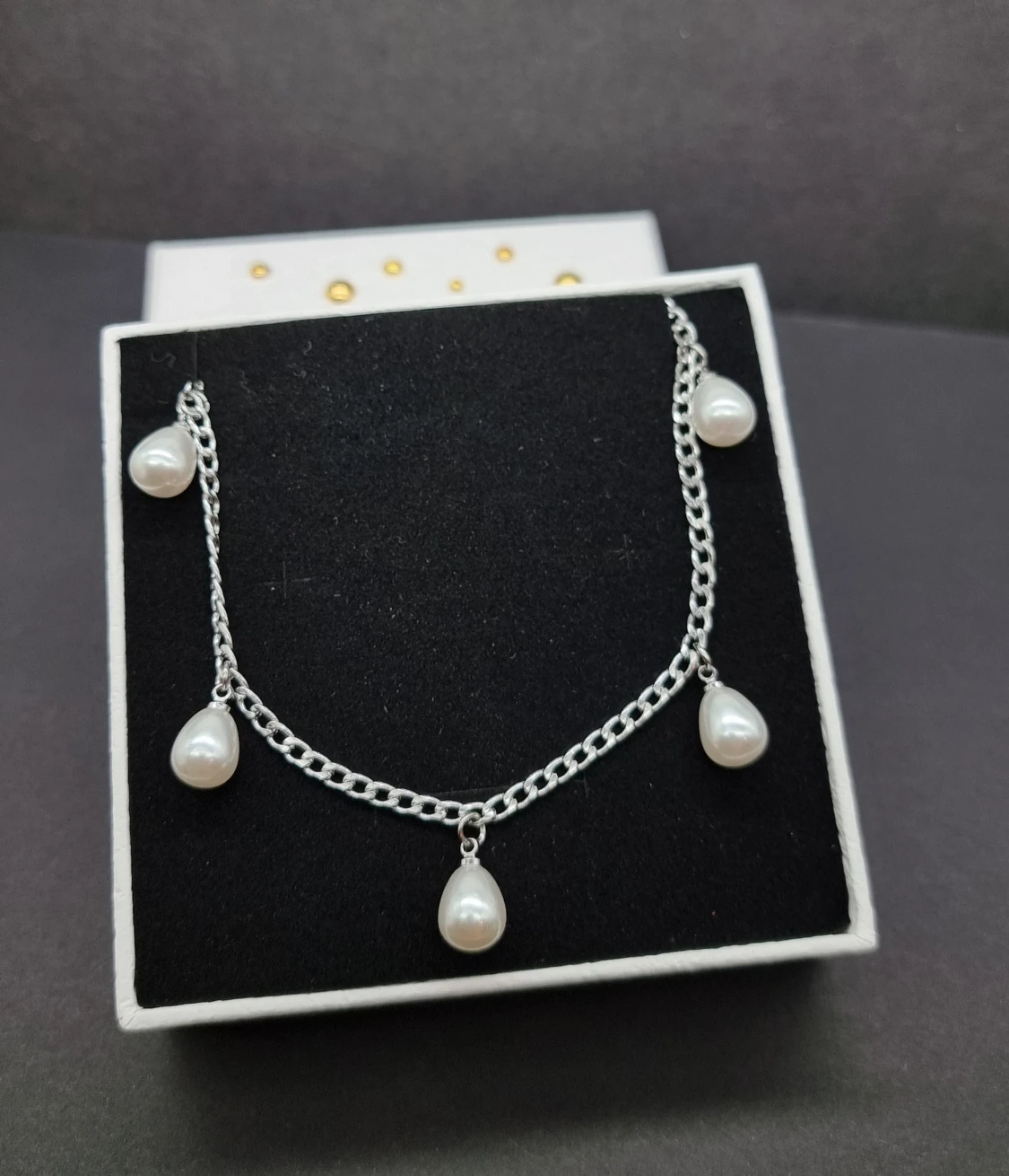 Stilfullt halsband  - 2