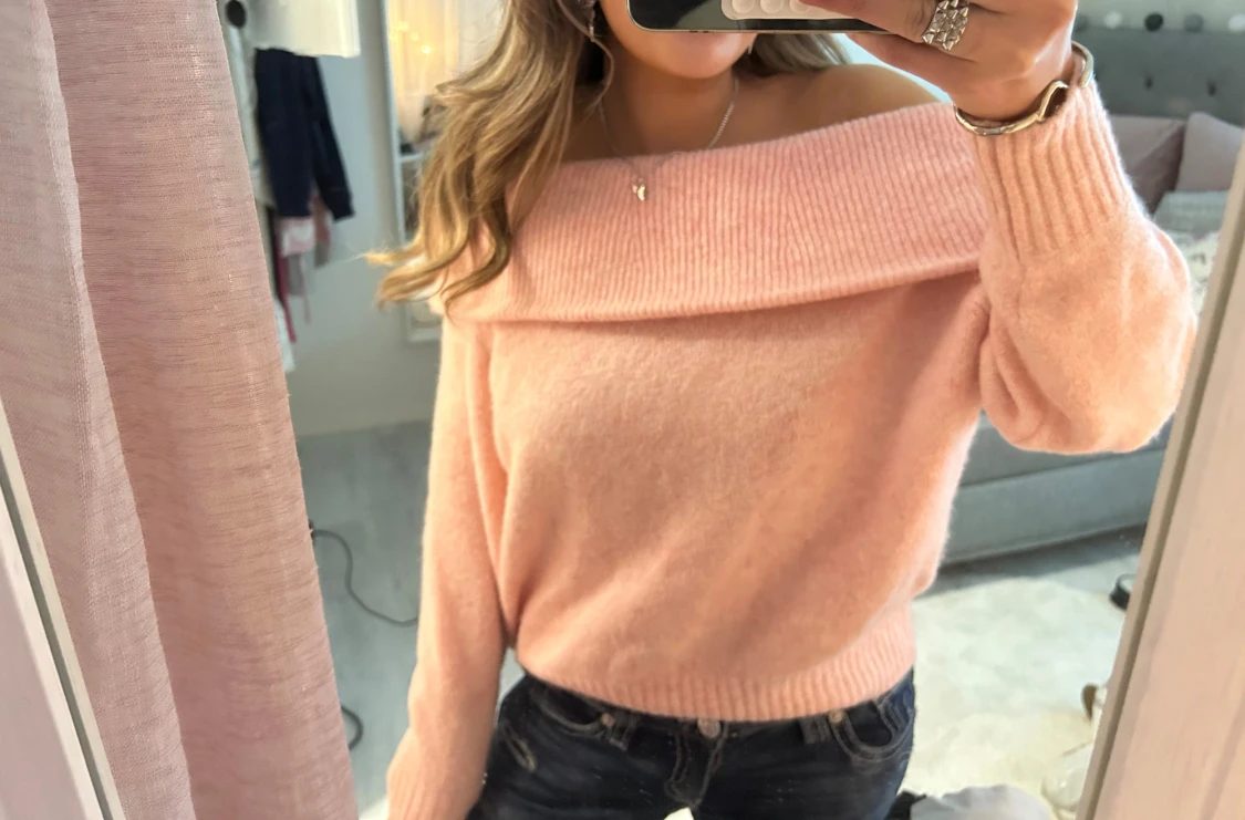 Ljusrosa offshoulder stickad tröja - 1
