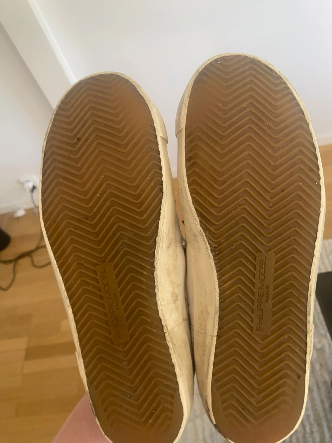 Philippe Model vita sneakers med grå detaljer - 1