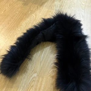 Garoff krage  - Super fin krage ej använd i mink, kan sättas på vilken jacka som helst 