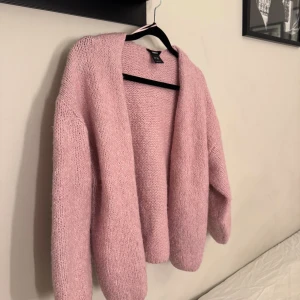 Lindex kofta - En rosa Lindex kofta i storleken xs-s. Nästan aldrig använd 