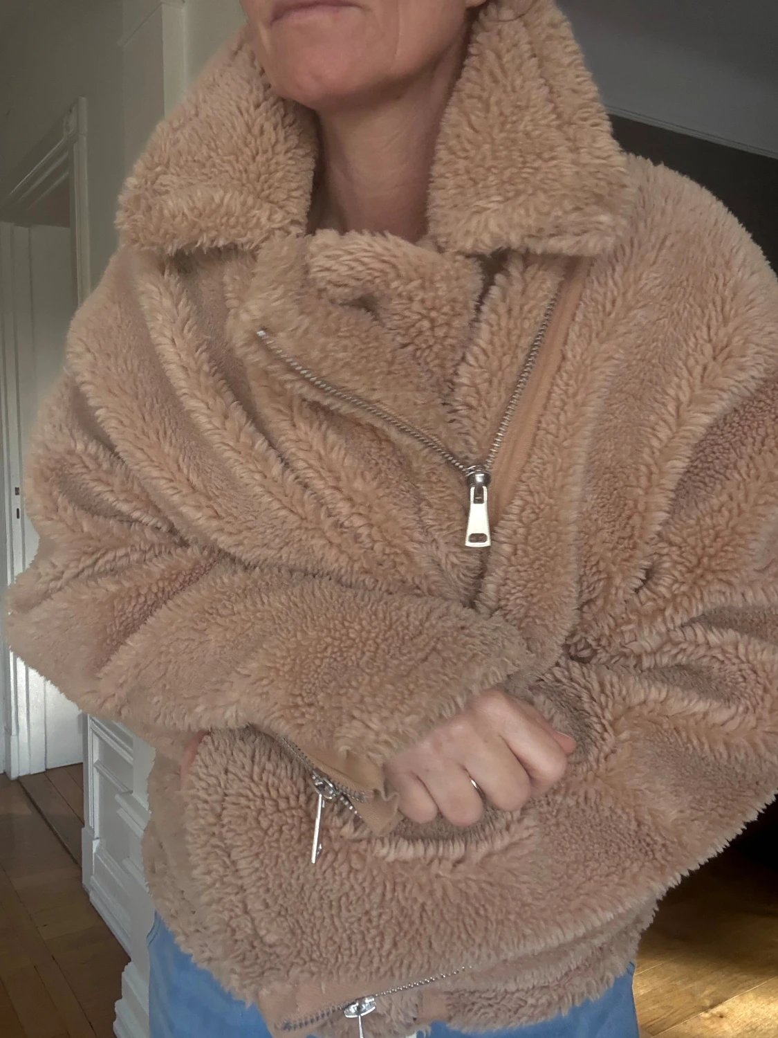 Beige oversized teddyjacka med dragkedjor NA-KD stl.L - 2