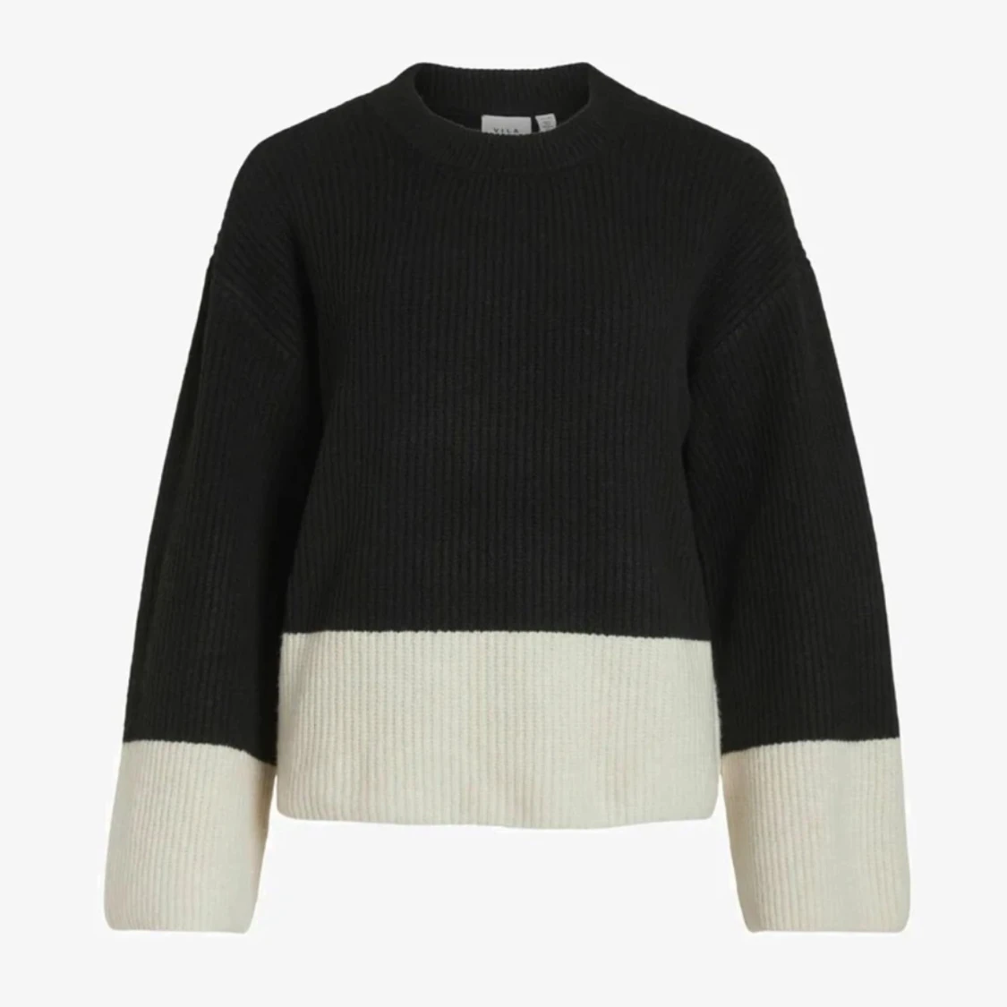 Svart och beige stickad tröja från VILA