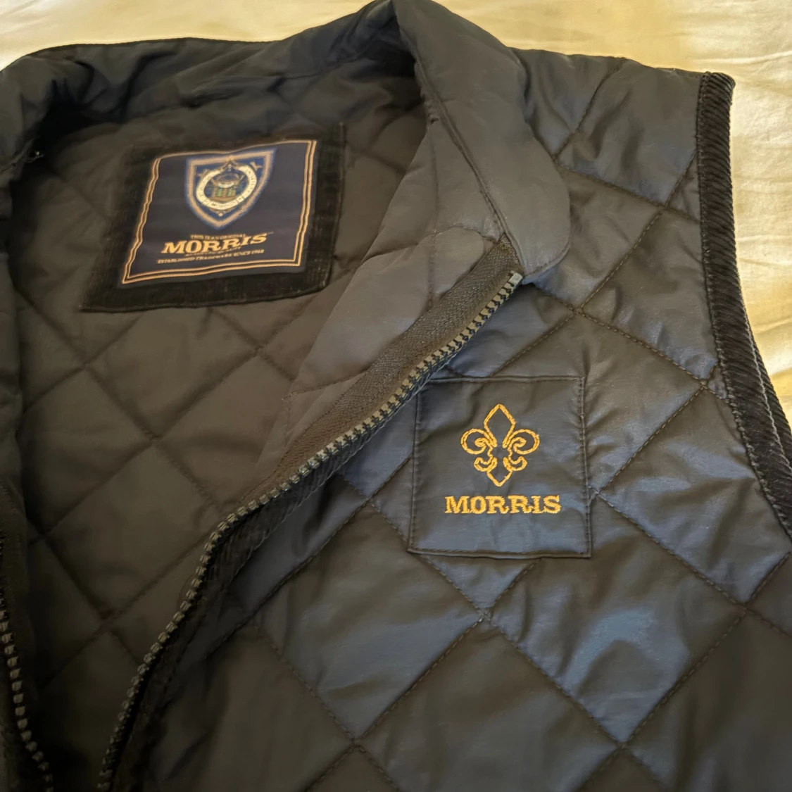 Svart quiltad väst från Morris - 2