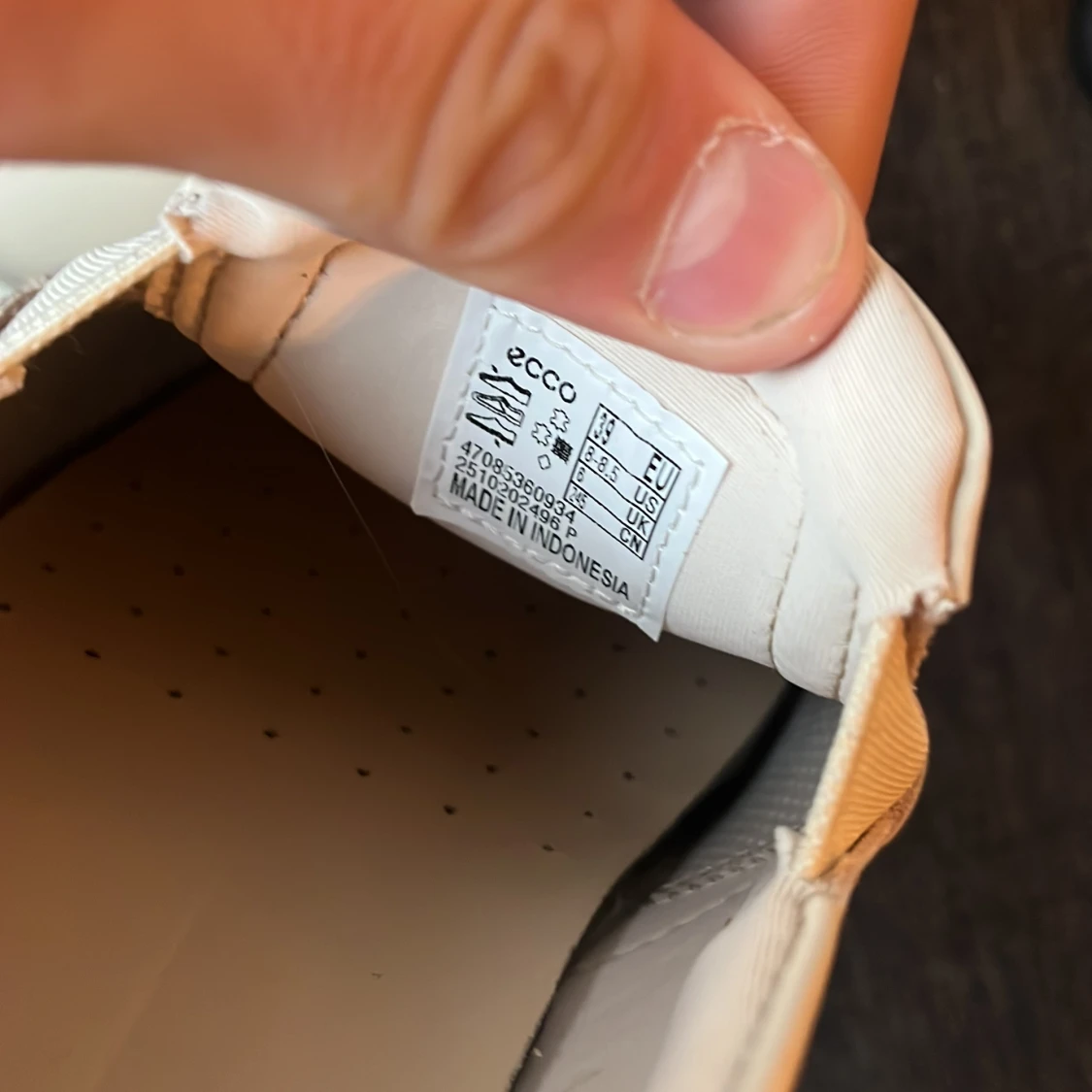 Rosa/krämvita slip-on sneakers från ECCO ny pris drygt 1200 - 4