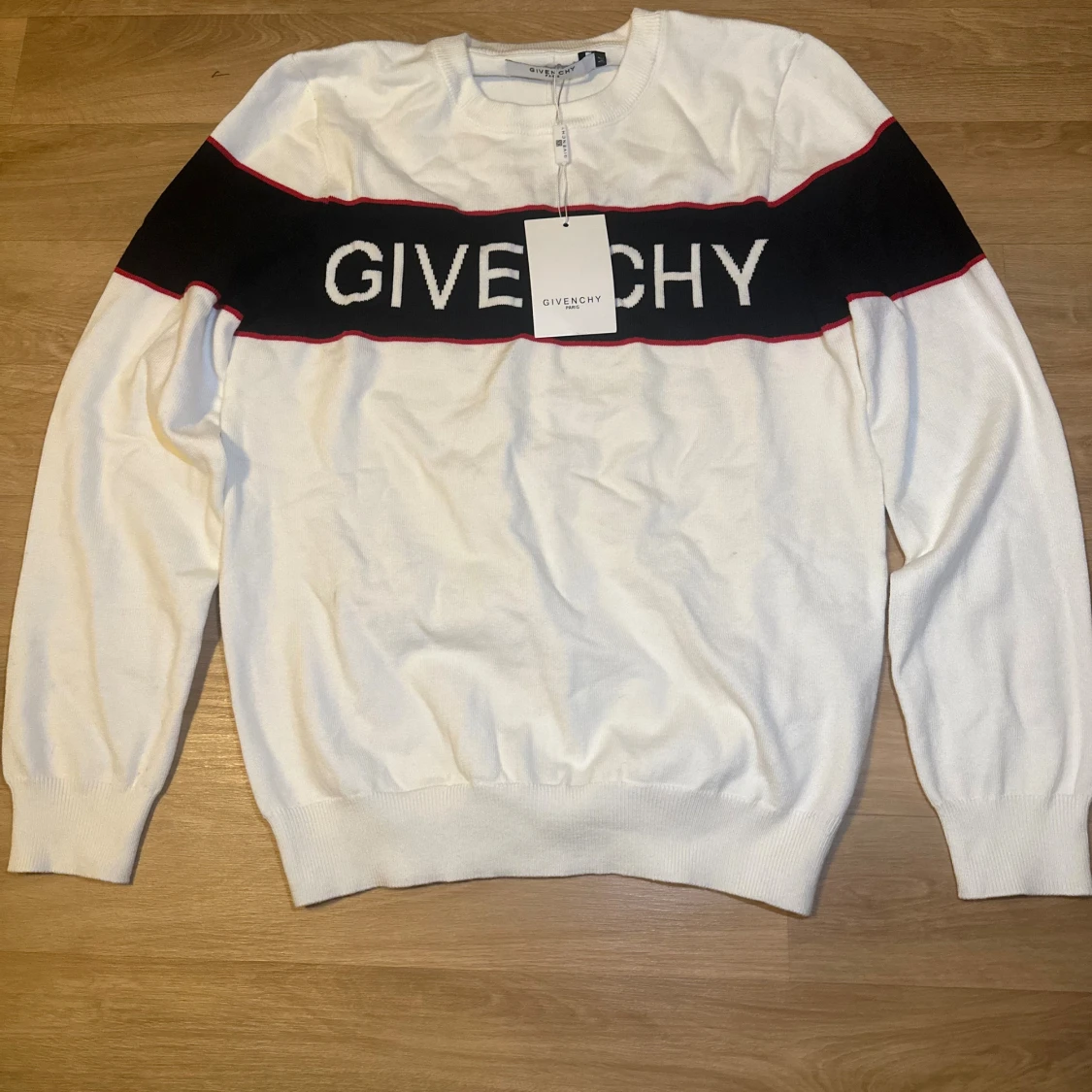 Vit Givenchy tröja med svart band