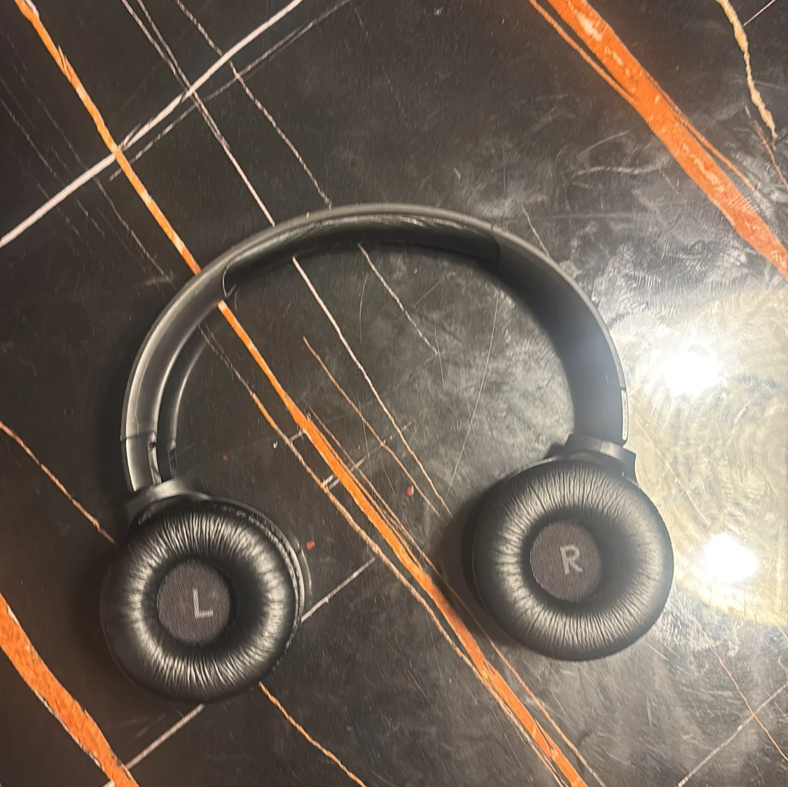 JBL TUNE570BT trådlösa 