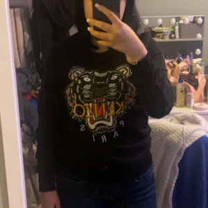 Kenzo tröja - Kenzo tröja i storlek M, använt enstaka gång, pris går att diskutera