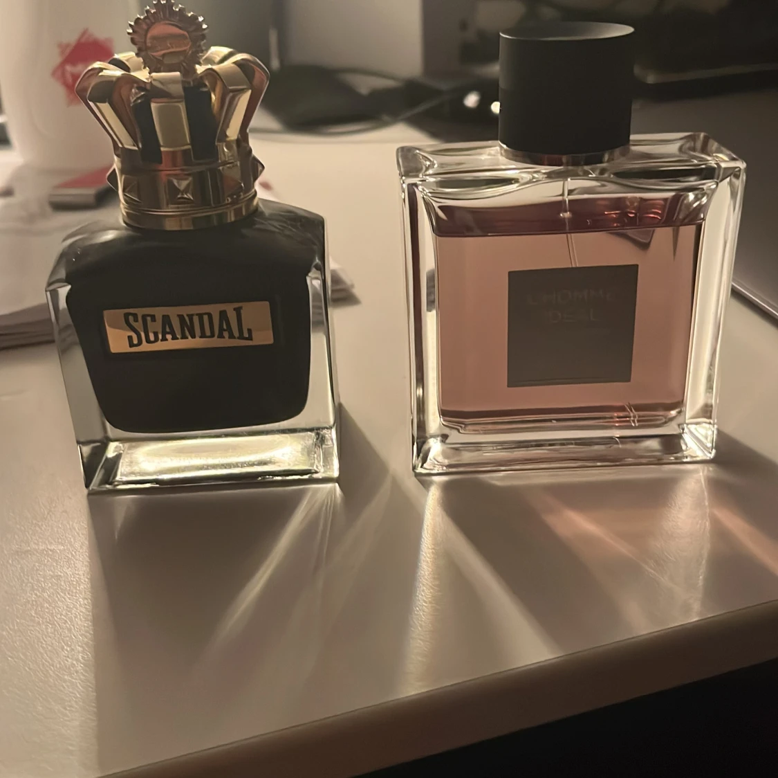 Scandal herrparfym med unik design