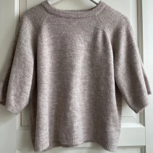 Populära tröjan från lager 157! - Jättefin stickad t-shirt från lager 157 som oftast är slutsåld! I storlek XS och endast använd en gång⭐️