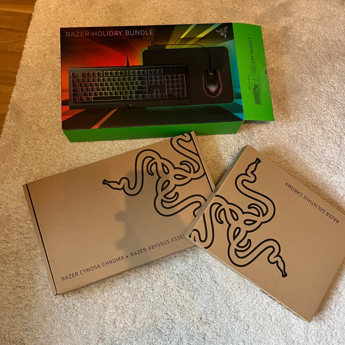 Razer Holiday Bundle (Cynosa Chroma, Abyssus Essential, Goliathus Chroma) - 1