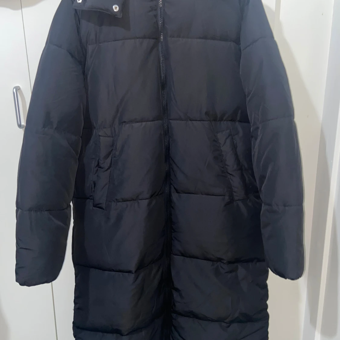 Svart lång pufferjacka H&M Divided XS