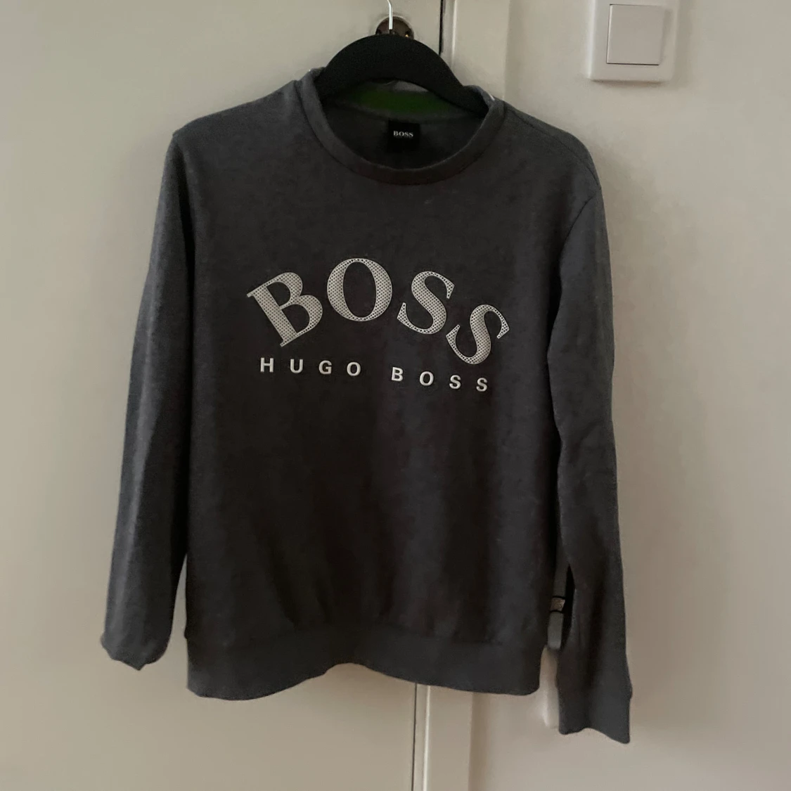 Mörkgrå sweatshirt från Hugo Boss