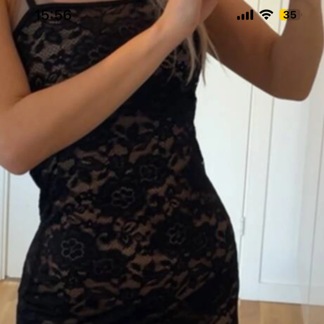 Svart lång spetsklänning