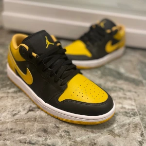 Air jordan 1 low  - Dessa air jordans är helt nya. Intresserad? Pris kan diskuteras. Skriv privat