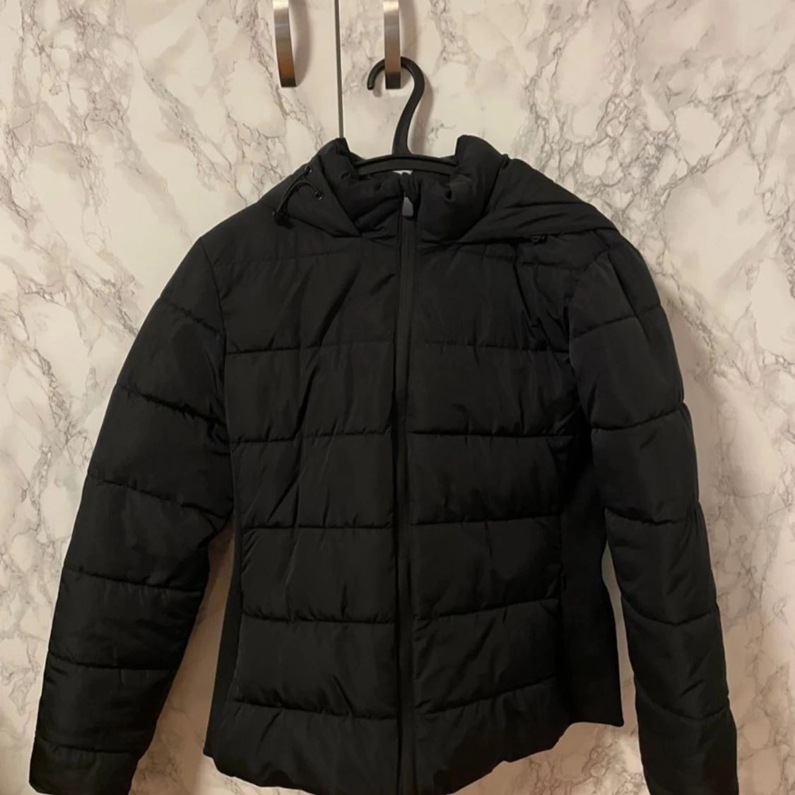 Svart pufferjacka  - 1