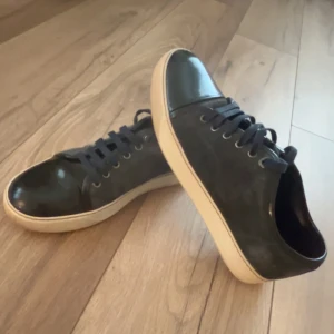 Lanvins - Lanvins i uk 7 vilket motsvarar ca storlek 41, passar även till er som har ca 42. Skick ca 7.5/10!