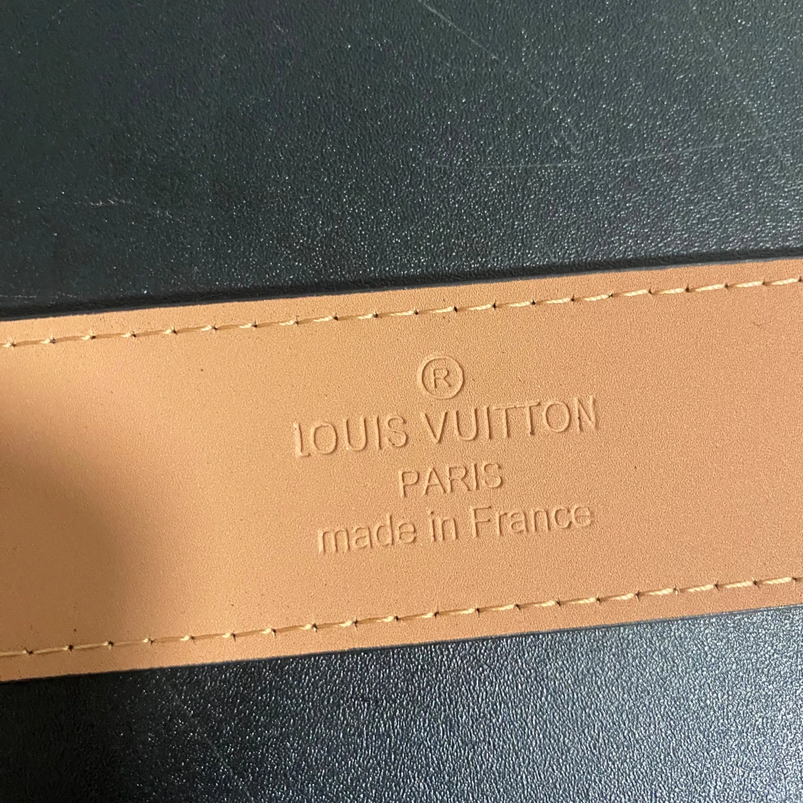 Svart rutigt skärp - 2