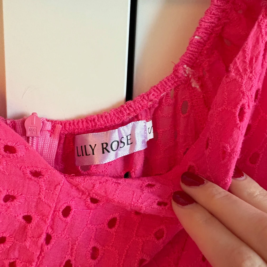 Rosa kortklänning från Lily Rose - 2