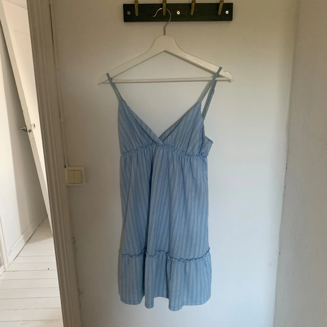 Blåvit randig sommarklänning HM S