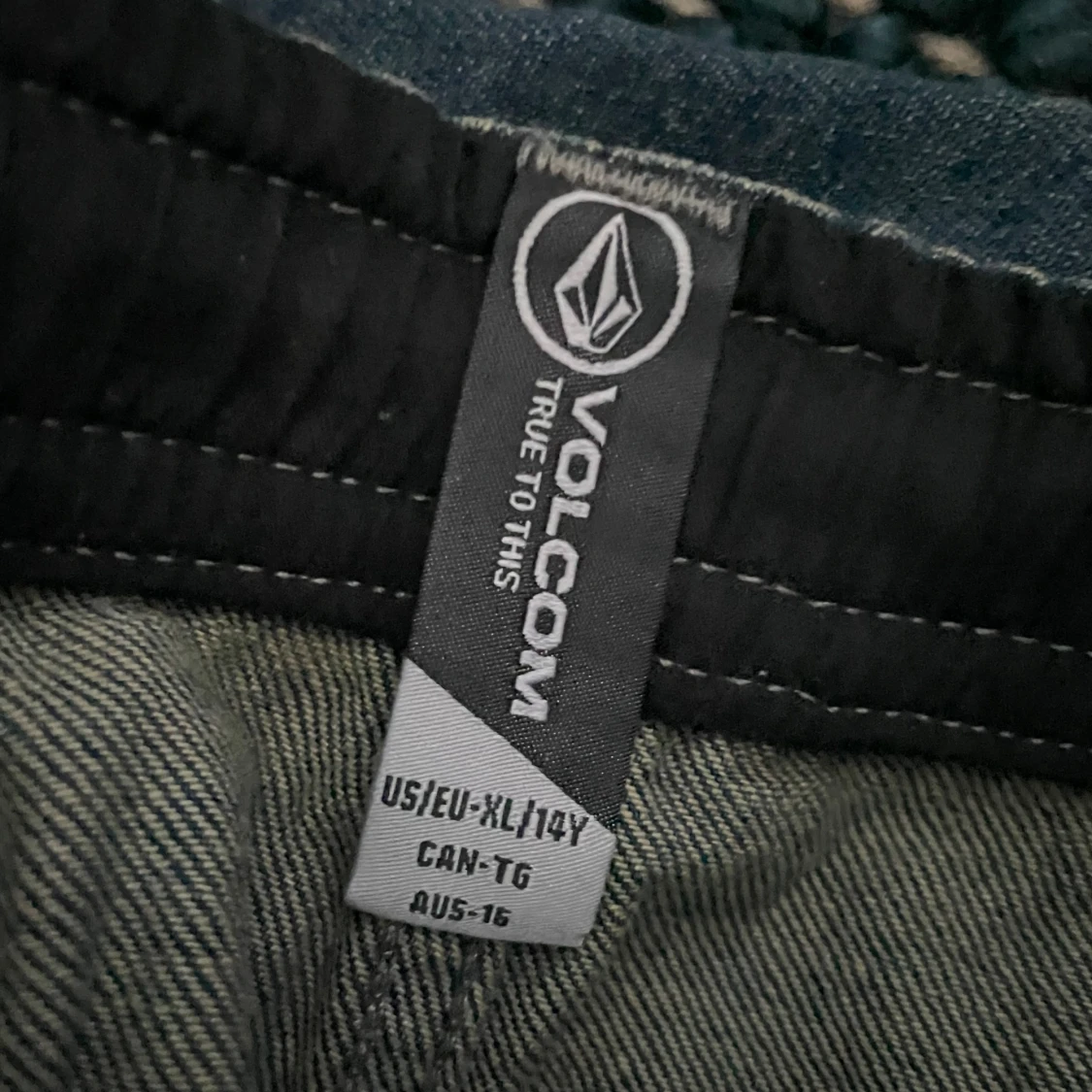 Blå loose jeans från Volcom - 4