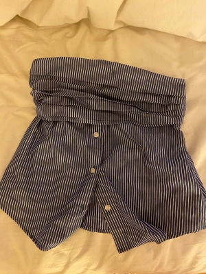 Tub topp - Blå vit randing aldrig använd köpt för länge sen så kommer inte ihåg vart ifrån 