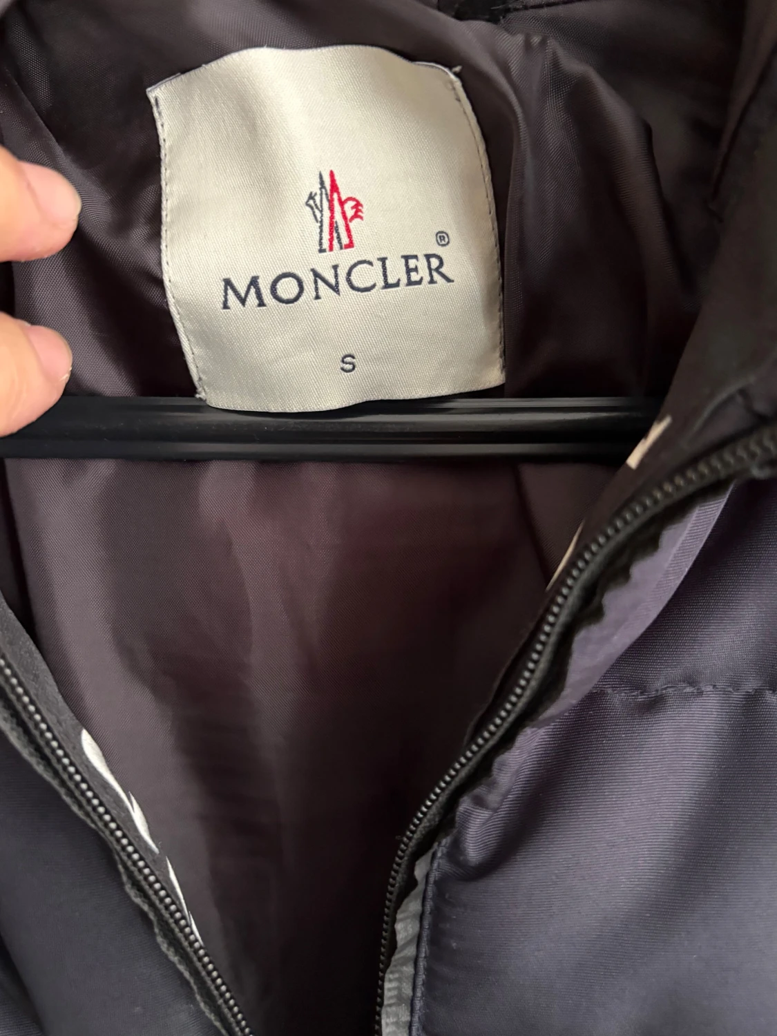 Svart Moncler pufferjacka S - 1