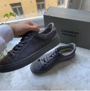  Garment Project skor - Säljer nu dessa feta skor ifrån Garment projekt! Skicket på dessa är 9/10 då dem knappt har använts. Hör av er vid minsta lilla fråga🤝