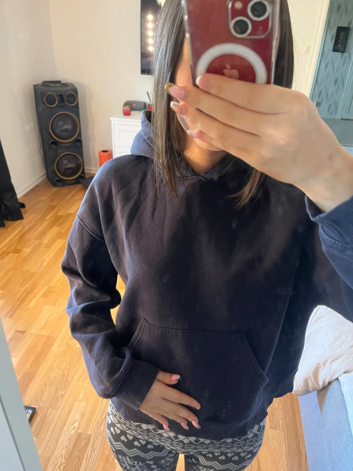 Mörkblå hoodie från Gina Tricot