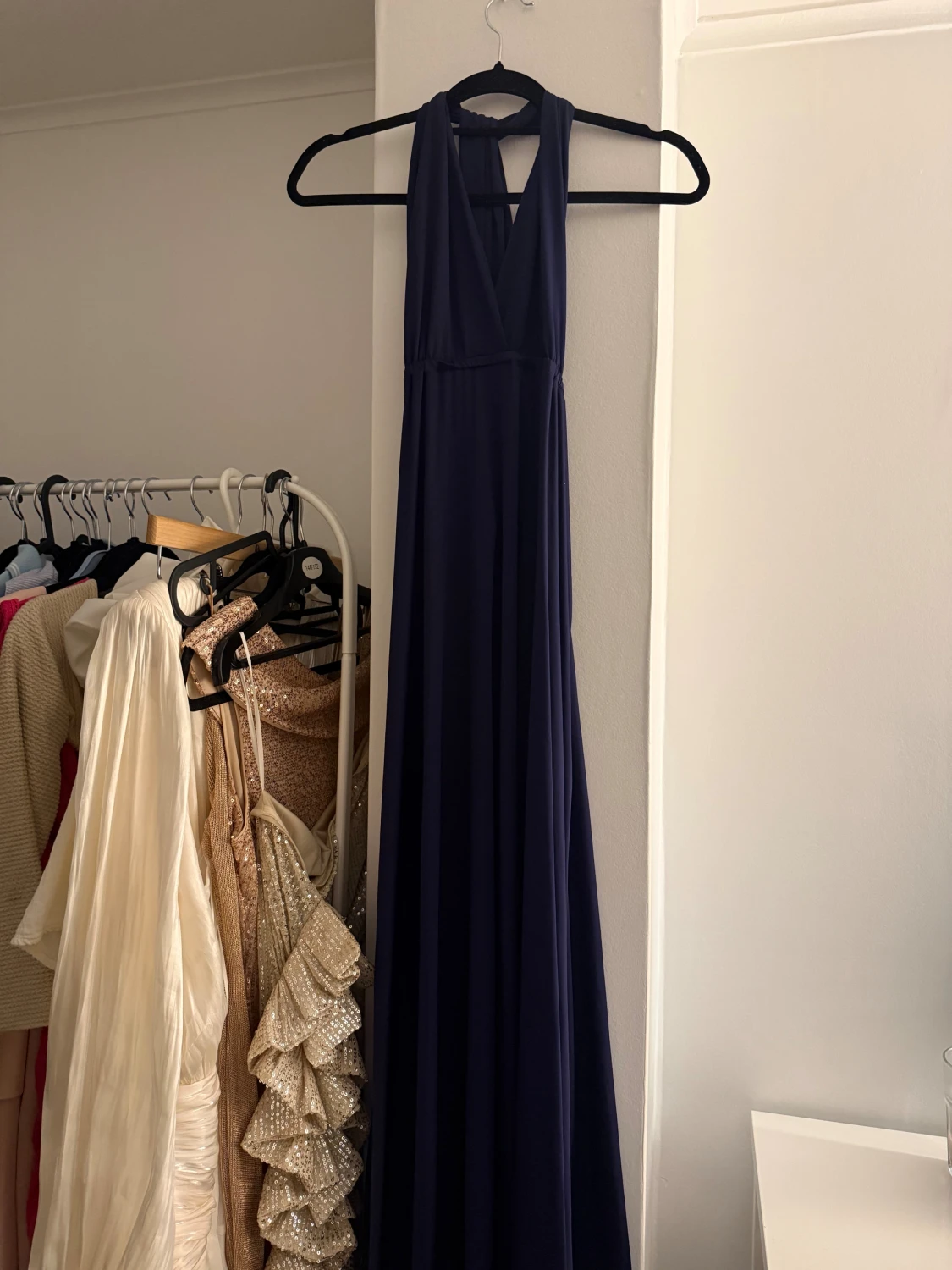 Marinblå långklänning